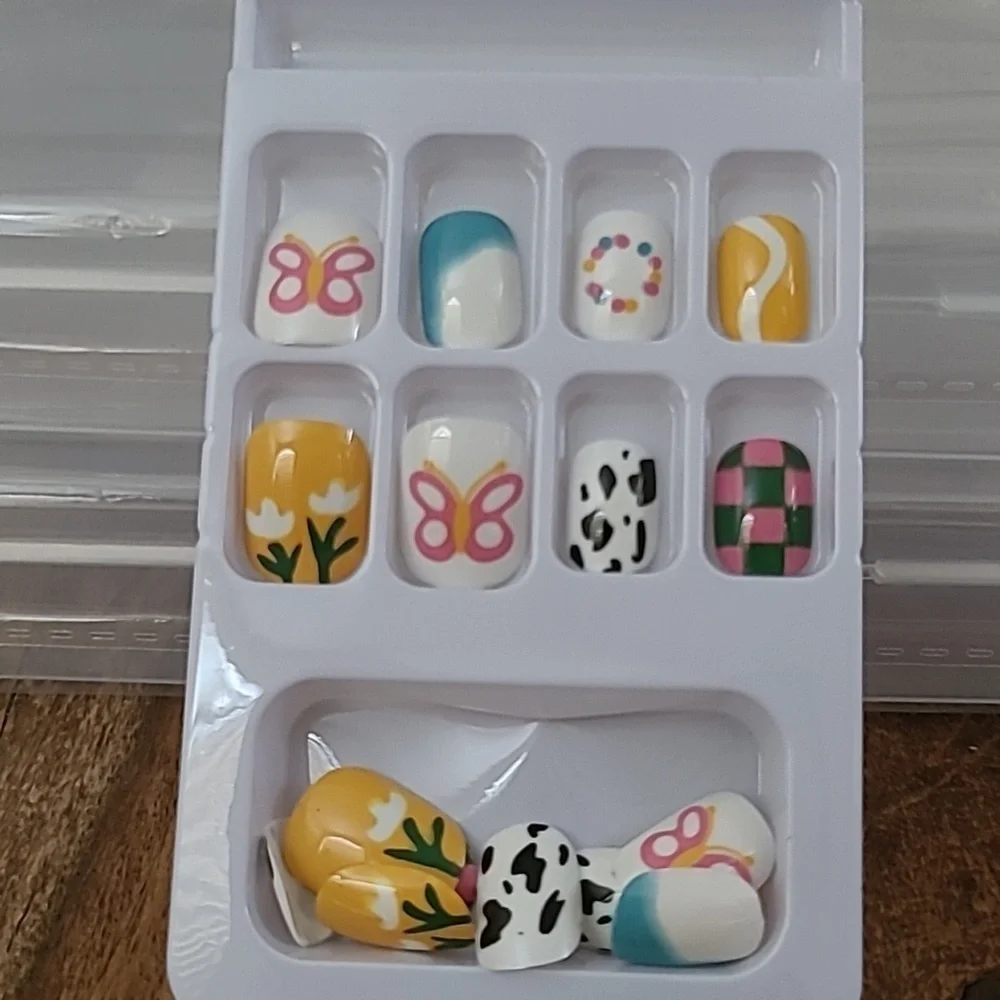 2/$16 Floral Butterfly Press On Nails